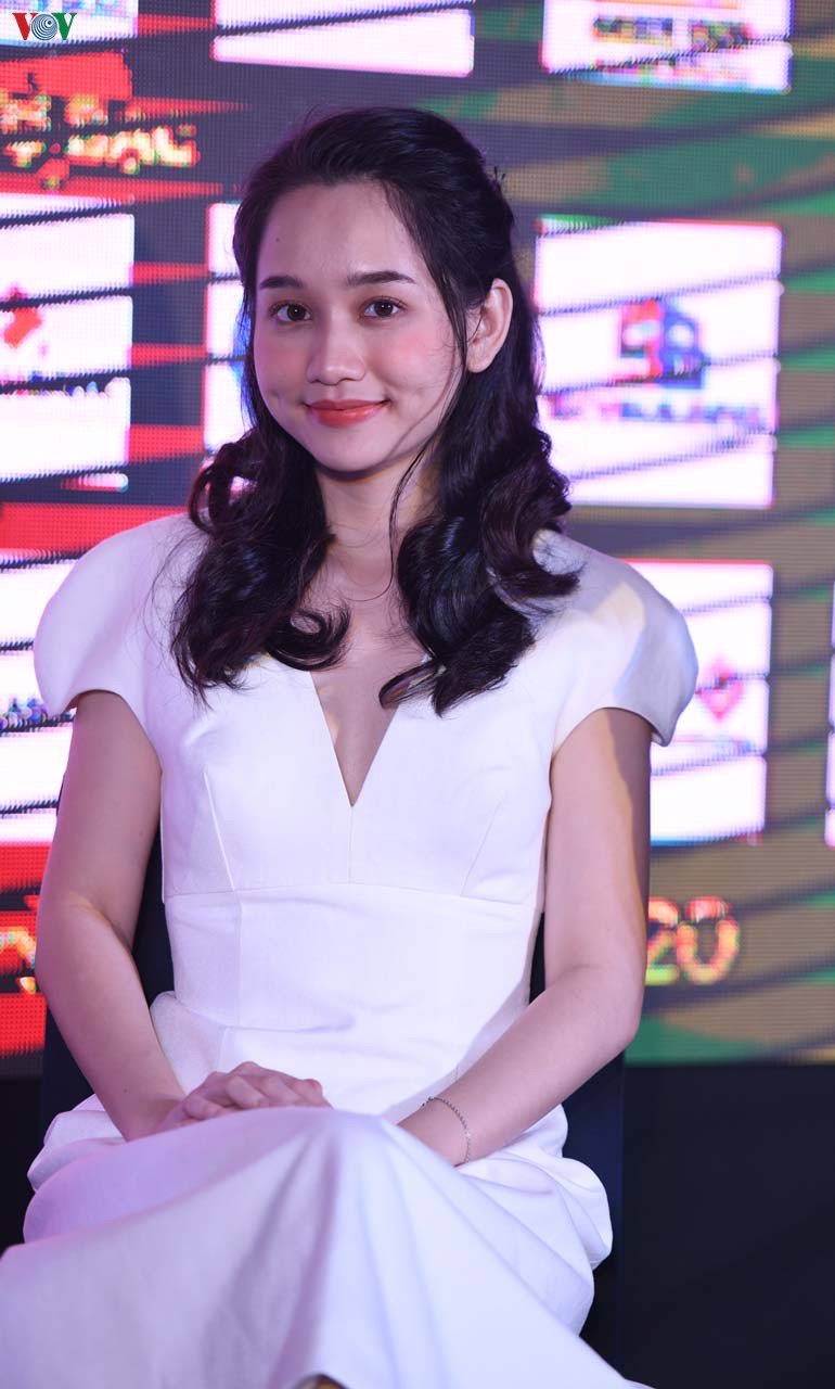 truc anh, tran phong "mat biec" bat ngo "hen ho" o hue hinh 9