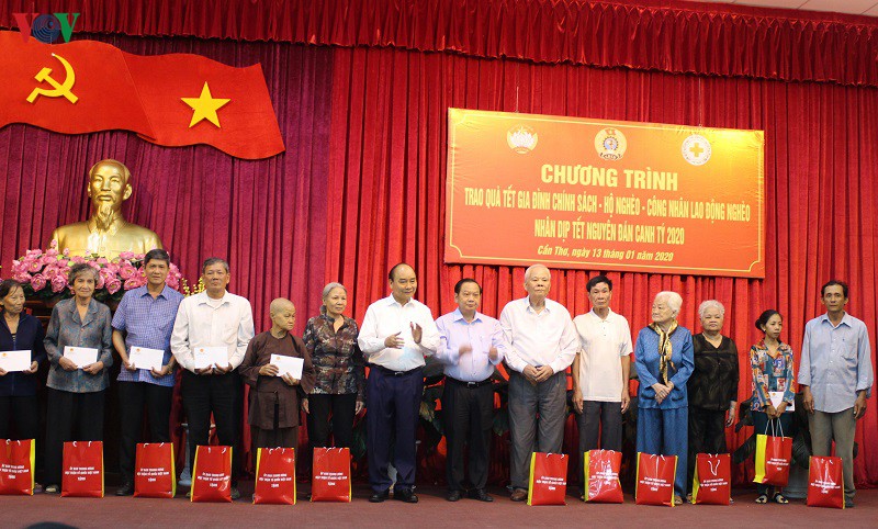 thu tuong nguyen xuan phuc tham, chuc tet quan khu 9 hinh 3