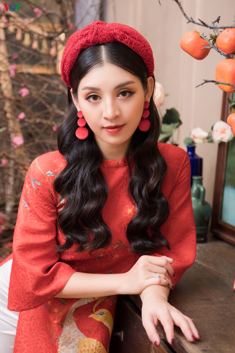 top 10 hoa hau viet nam – le thanh tu  tu van cach chon ao dai ngay xuan hinh 6