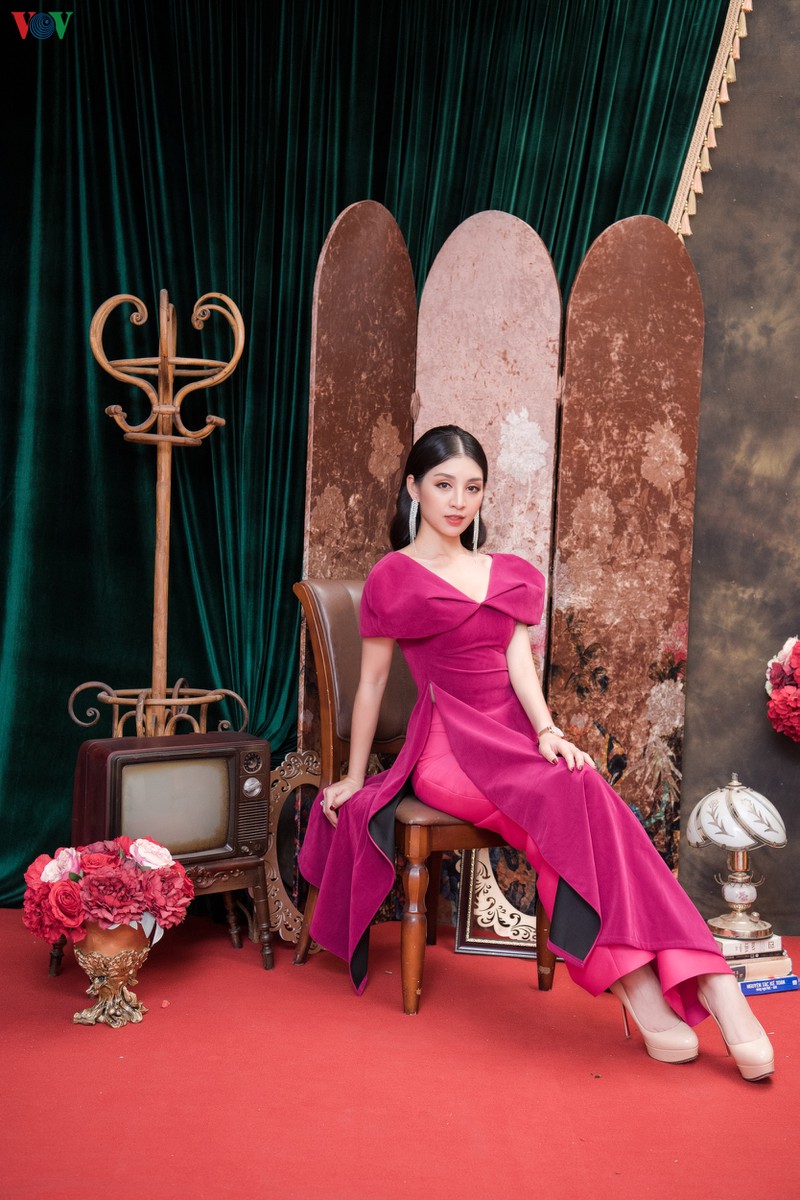 top 10 hoa hau viet nam – le thanh tu  tu van cach chon ao dai ngay xuan hinh 10