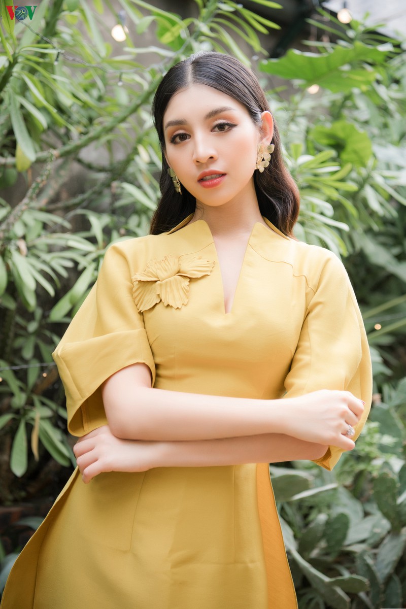 top 10 hoa hau viet nam – le thanh tu  tu van cach chon ao dai ngay xuan hinh 11