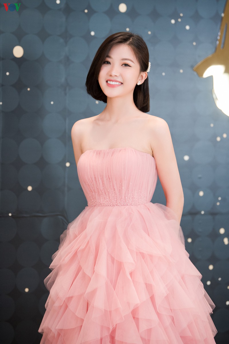 chuyen showbiz: ha tang khien fan lo lang voi than hinh "khac la" hinh 4