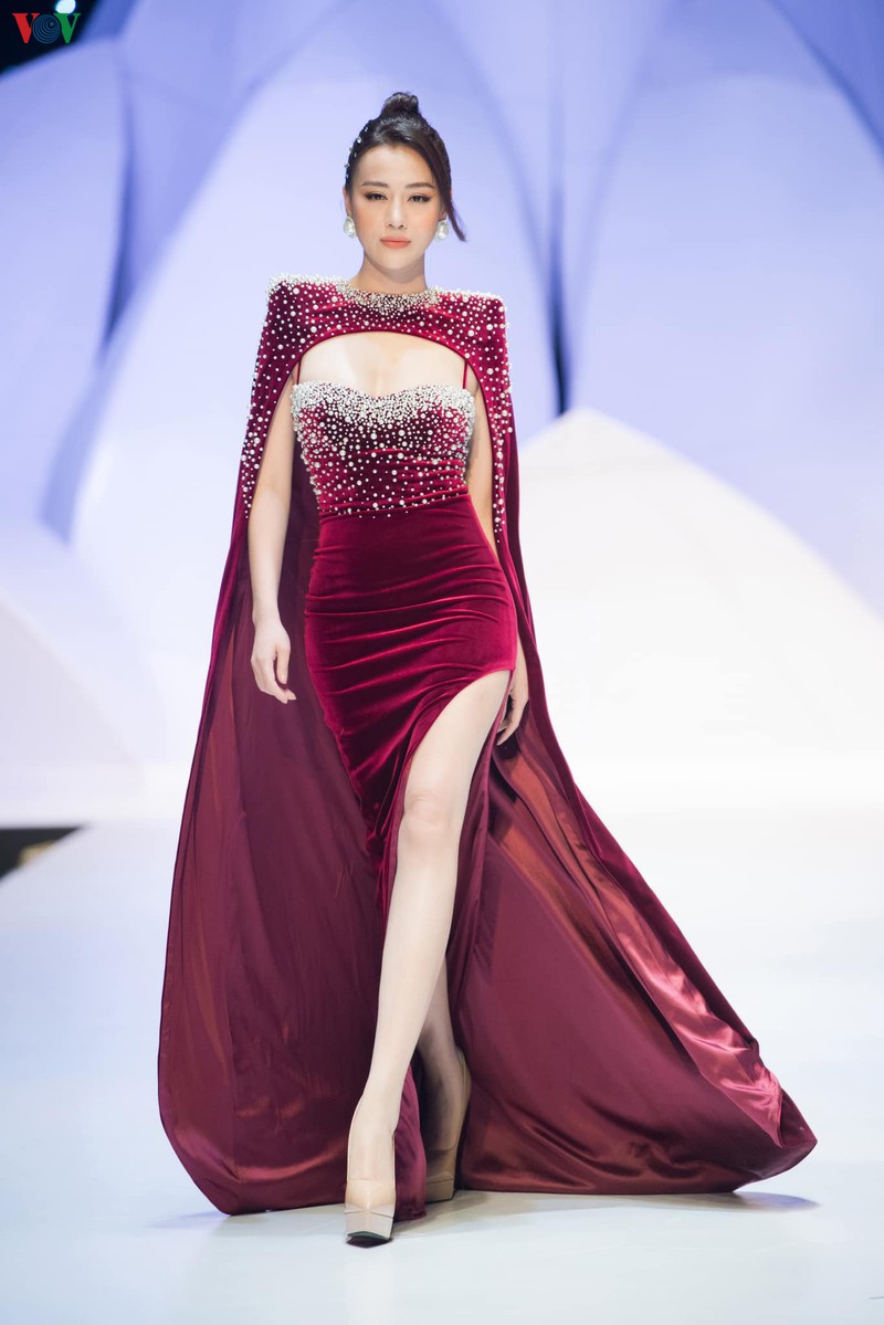 gu thoi trang ngay cang ho bao cua dien vien phuong oanh hinh 10