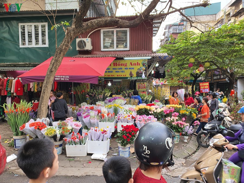 nguoi dan thu do tat bat mua sam chieu 29 tet hinh 7