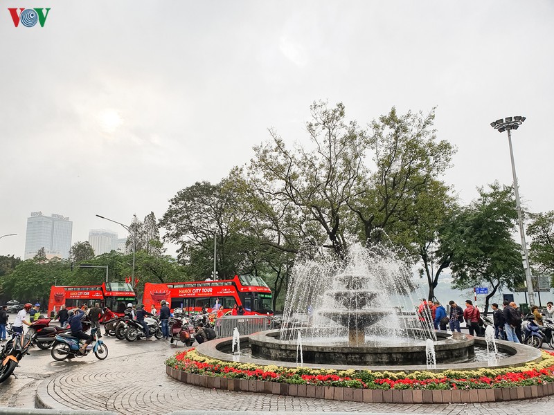mot ha noi khac la trong ngay mung 1 tet hinh 10