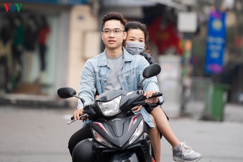 nhung hinh anh xau xi trong sang mung 1 tet hinh 7
