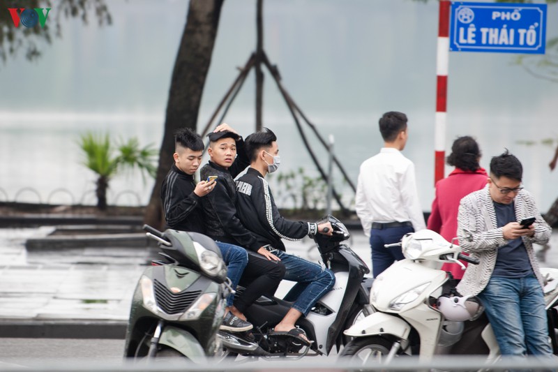 nhung hinh anh xau xi trong sang mung 1 tet hinh 6