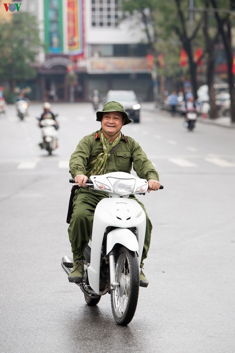 nhung hinh anh xau xi trong sang mung 1 tet hinh 12
