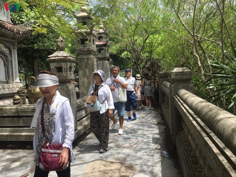 gan 40 ngan luot khach den tham quan ngu hanh son, da nang dip tet hinh 1