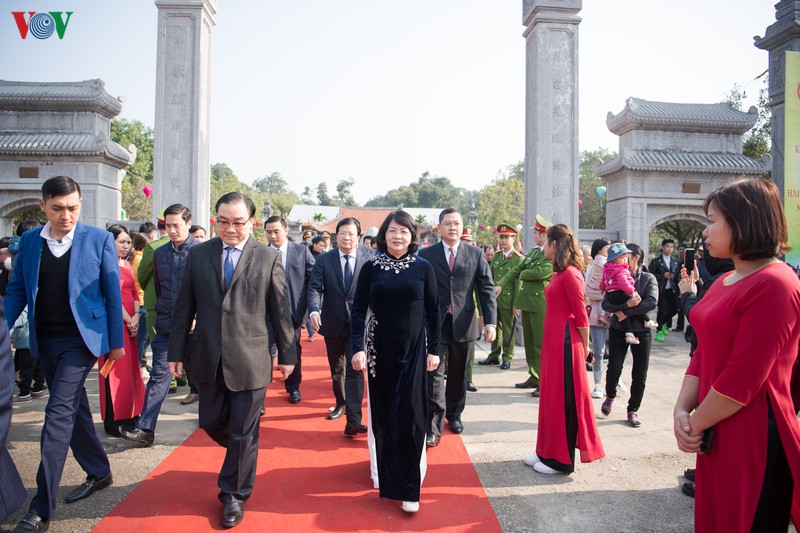 hang nghin nguoi du le khai hoi den hai ba trung hinh 5