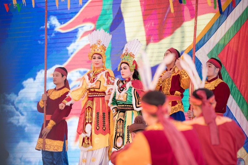 hang nghin nguoi du le khai hoi den hai ba trung hinh 10