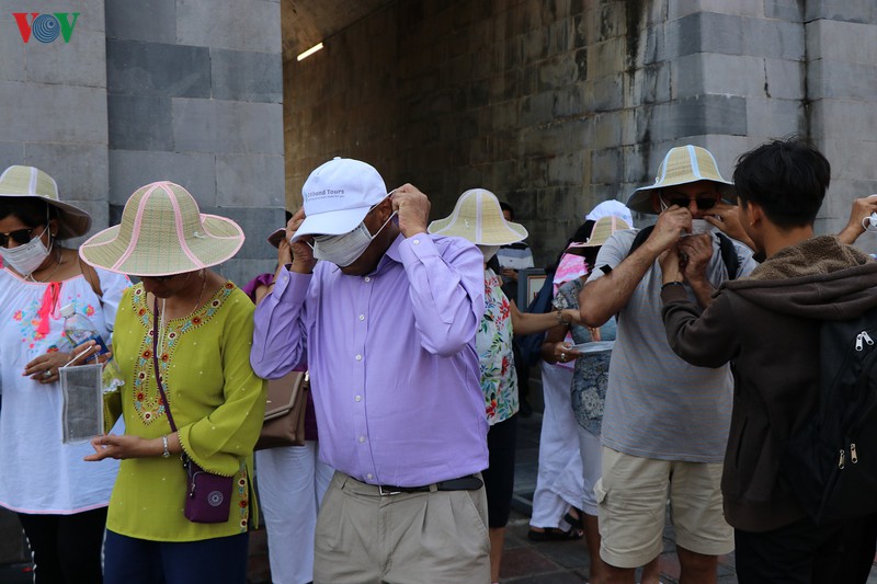 thua thien hue: tang cuong ve sinh tai cac diem di tich hinh 3