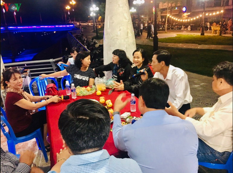 "giu lua" don ca tai tu tren manh dat sen hong - dong thap hinh 1