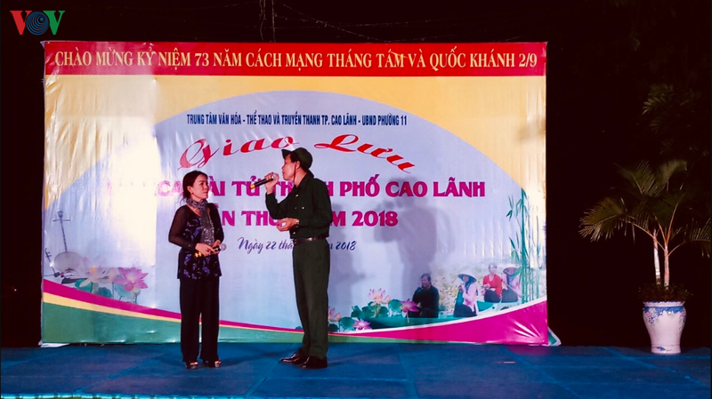 "giu lua" don ca tai tu tren manh dat sen hong - dong thap hinh 3