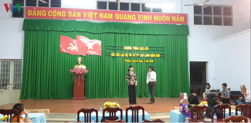"giu lua" don ca tai tu tren manh dat sen hong - dong thap hinh 2
