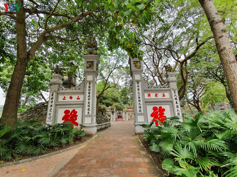 cac di tich, den chua o ha noi dong cua, vang lang khong bong nguoi hinh 1