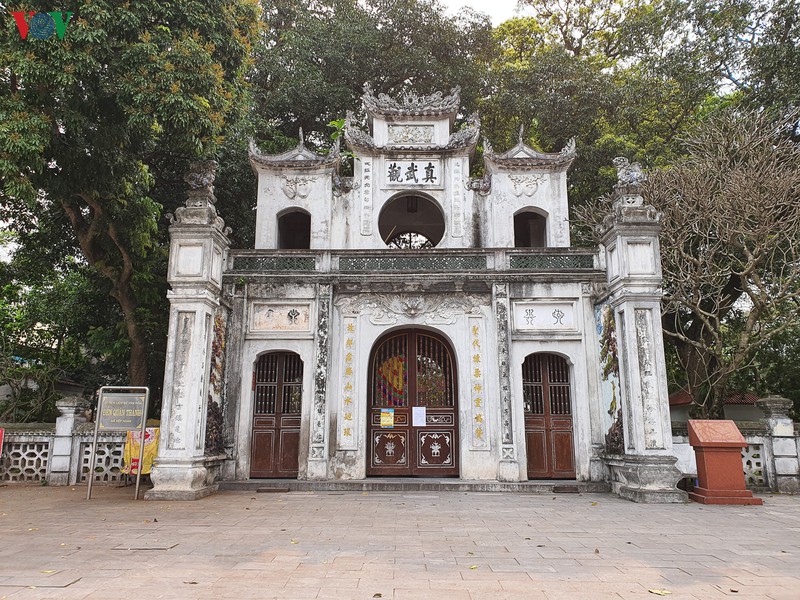 cac di tich, den chua o ha noi dong cua, vang lang khong bong nguoi hinh 4