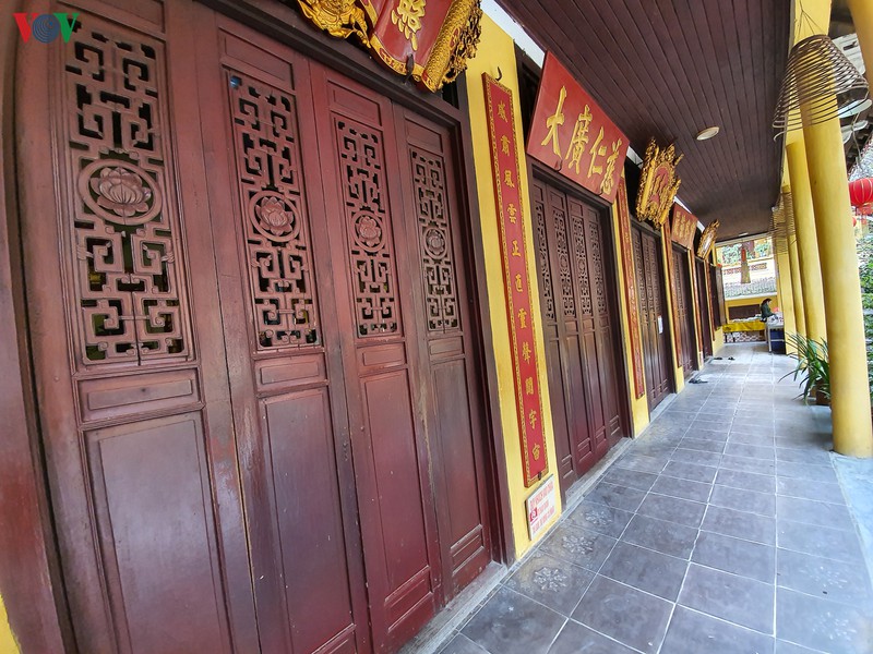 cac di tich, den chua o ha noi dong cua, vang lang khong bong nguoi hinh 3