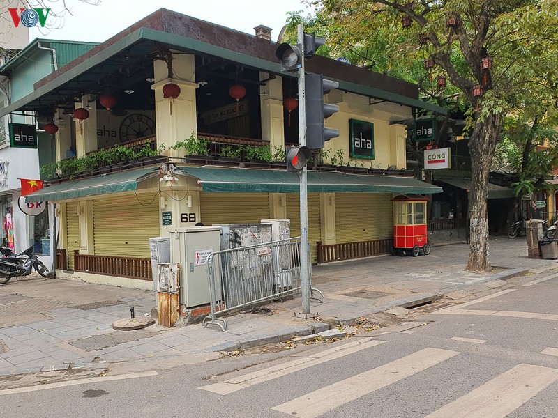 cac quan cafe da phan dong cua, tra da via he len "ngoi"? hinh 2