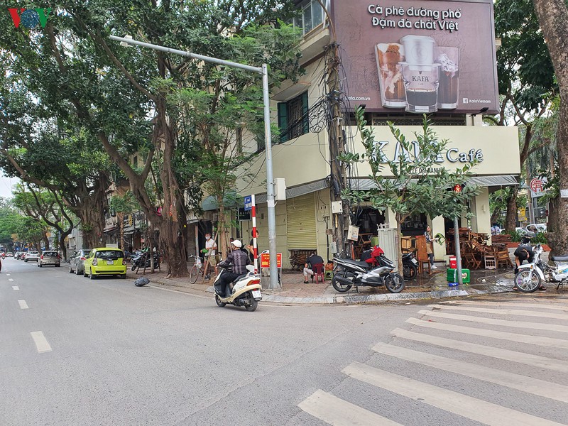 cac quan cafe da phan dong cua, tra da via he len "ngoi"? hinh 3