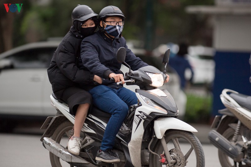 nguoi ha noi deo khau trang phong chong covid-19, don "ret nang ban" hinh 8
