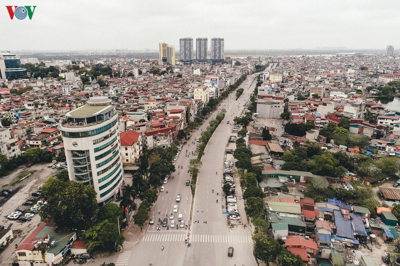 ngam nhin duong pho ha noi tu tren cao truoc ngay cach ly toan xa hoi hinh 12