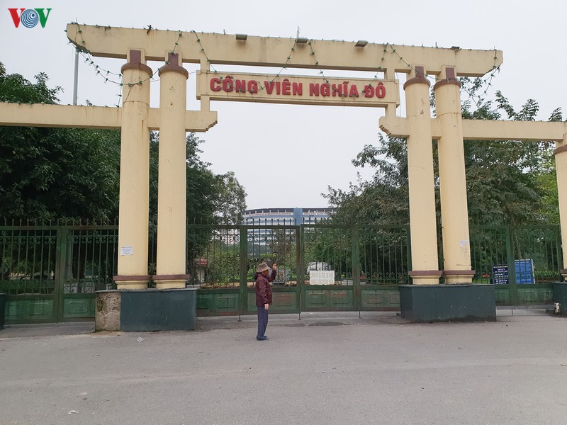 ngay dau cach ly toan xa hoi: dan ha noi van ra duong tap the duc hinh 12