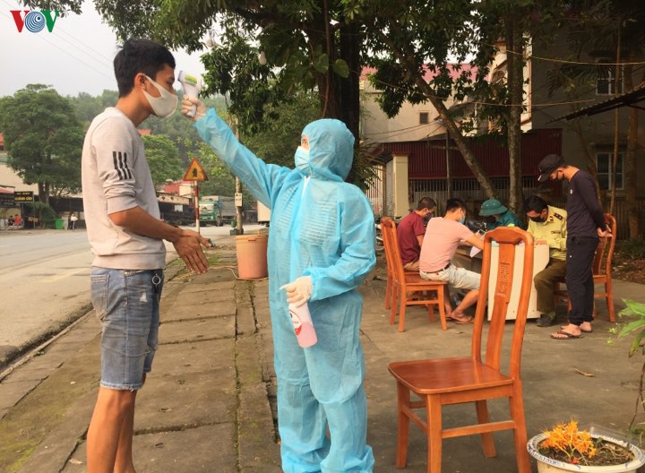 trien khai 23 chot kiem soat dich benh covid-19 tai bac kan hinh 2
