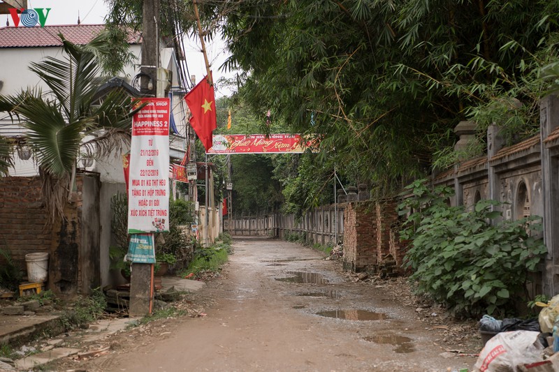 anh: ngay thu 2 thon ha loi cach ly y te, duong lang ngo xom vang bong nguoi  hinh 11