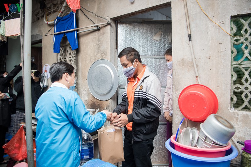 8.000 suất ăn mỗi ngày tiếp sức sinh viên, công nhân khó khăn hình 7 8.000 suat an moi ngay tiep suc sinh vien, cong nhan kho khan hinh 7