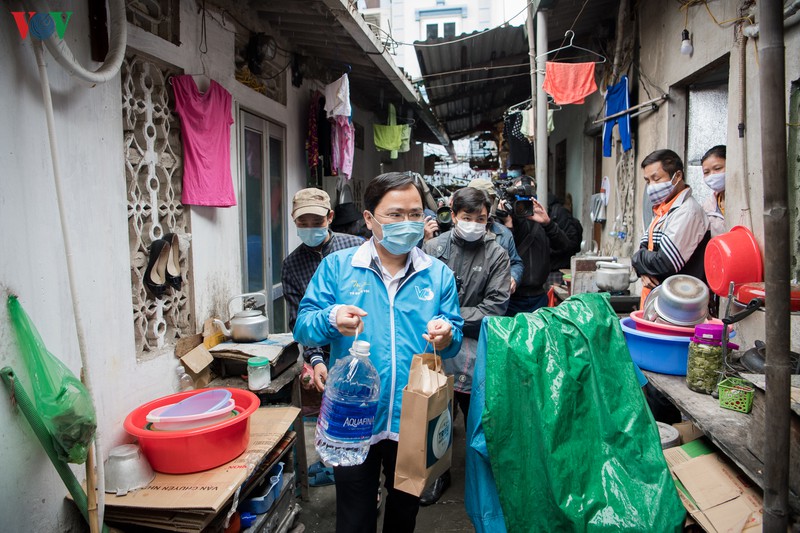 8.000 suất ăn mỗi ngày tiếp sức sinh viên, công nhân khó khăn hình 8 8.000 suat an moi ngay tiep suc sinh vien, cong nhan kho khan hinh 8