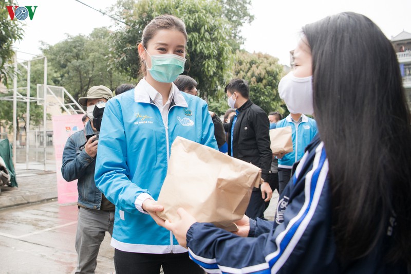 8.000 suất ăn mỗi ngày tiếp sức sinh viên, công nhân khó khăn hình 12 8.000 suat an moi ngay tiep suc sinh vien, cong nhan kho khan hinh 12