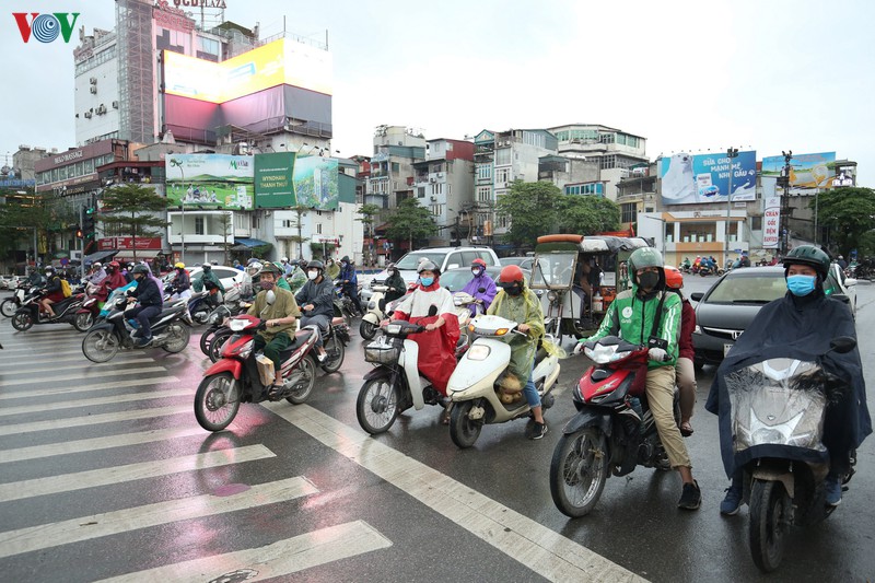 duong pho ha noi dong duc trong ngay dau noi long cach ly xa hoi hinh 7