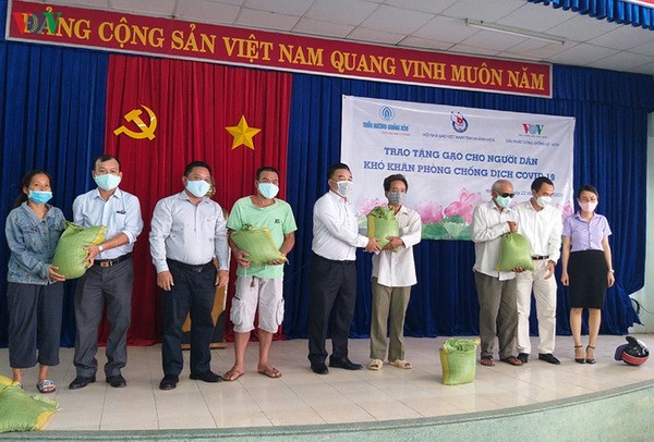 dai phat song dong de giup dong bao bi anh huong dich covid-19 hinh 1
