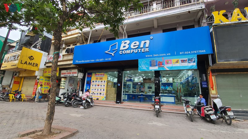 ha noi: nguoi va xe do ra duong tap nap trong sang 30/4 hinh 10