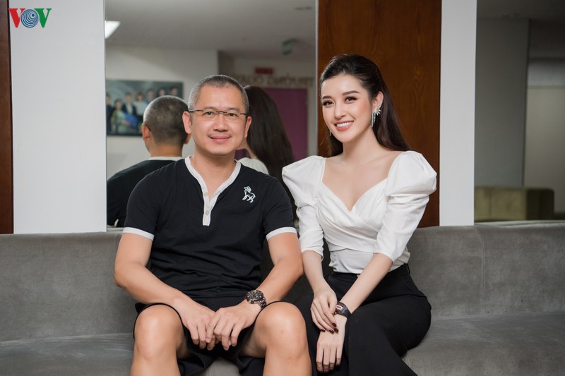 huyền my khoe ảnh bố thời trẻ 'chất chơi' như ngôi sao nhạc rock hình 3 huyen my khoe anh bo thoi tre 'chat choi' nhu ngoi sao nhac rock hinh 3
