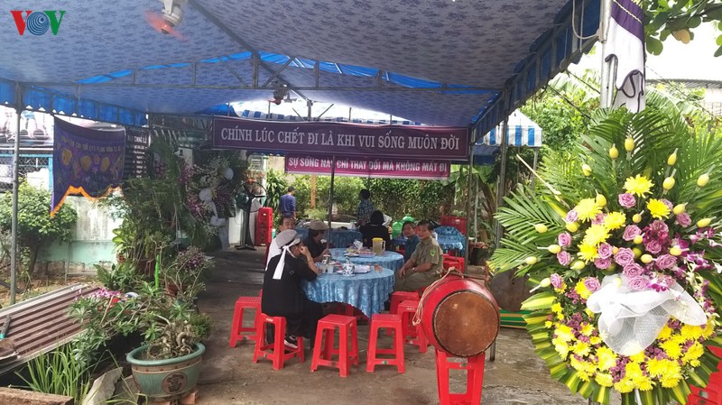 nhac sy tran quang loc van viet nhac cho den ngay ra di hinh 2