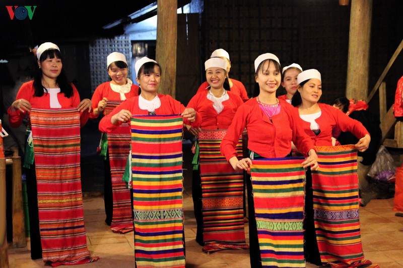 thu vi trai nghiem mo hinh du lich cong dong da bia hinh 12