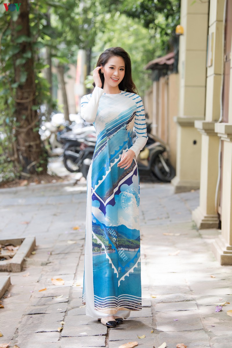 hoa hau ngoc han, do my linh do dang voi ao dai in hinh bien dao hinh 10