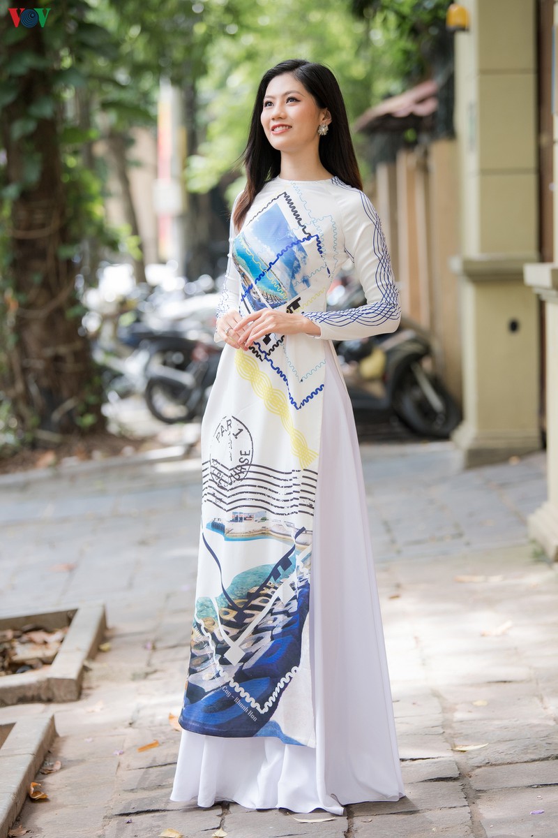 hoa hau ngoc han, do my linh do dang voi ao dai in hinh bien dao hinh 9