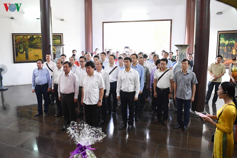 anh: dai tieng noi viet nam lam viec voi tinh uy dong thap hinh 11