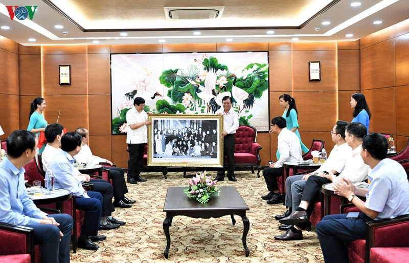 anh: dai tieng noi viet nam lam viec voi tinh uy dong thap hinh 8