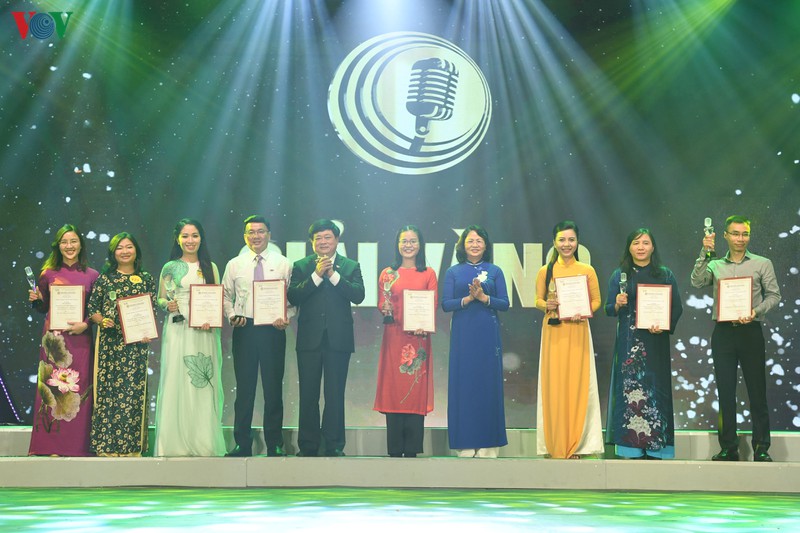 toan canh le be mac va trao giai lien hoan phat thanh toan quoc lan thu xiv hinh 8
