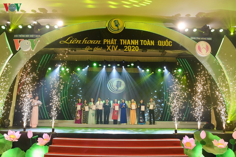 toan canh le be mac va trao giai lien hoan phat thanh toan quoc lan thu xiv hinh 7