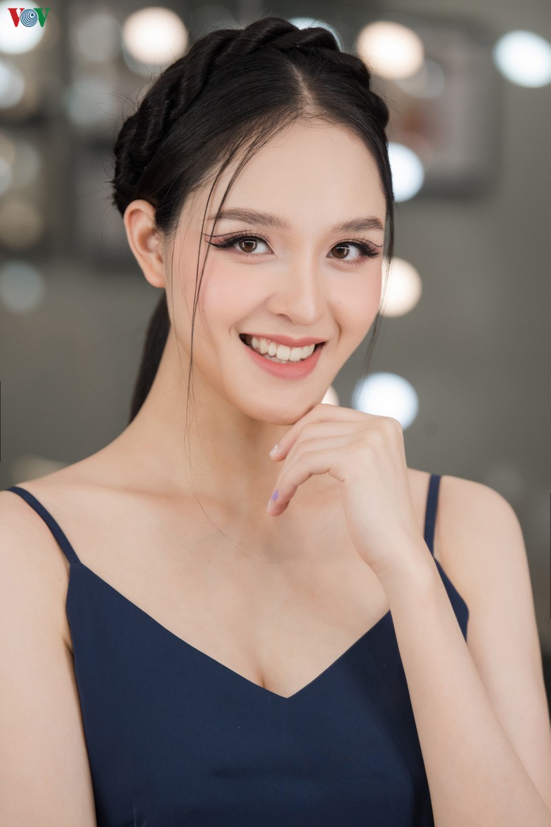 a hau hoang anh tai xuat san catwalk sau khi sinh con thu 2 hinh 2