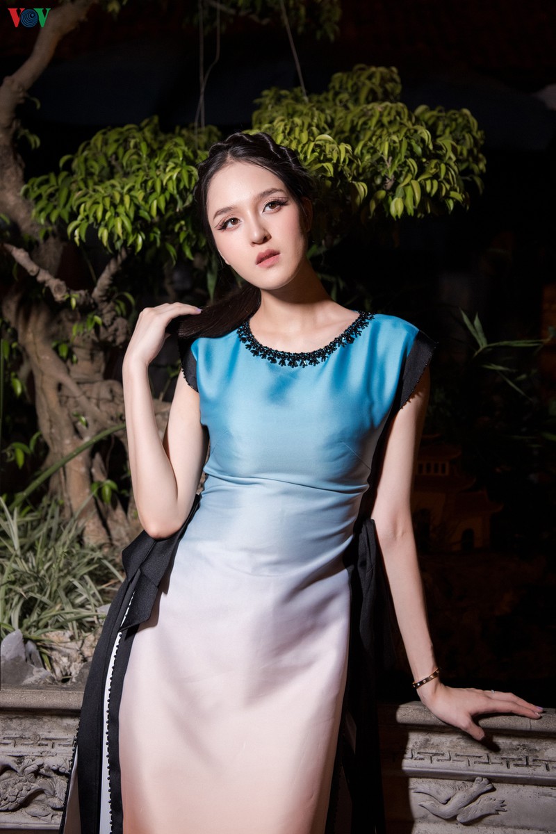 a hau hoang anh tai xuat san catwalk sau khi sinh con thu 2 hinh 3