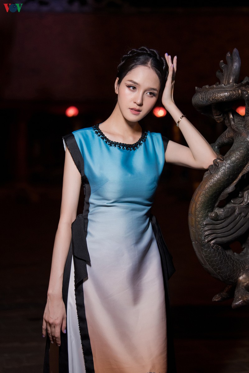 a hau hoang anh tai xuat san catwalk sau khi sinh con thu 2 hinh 5