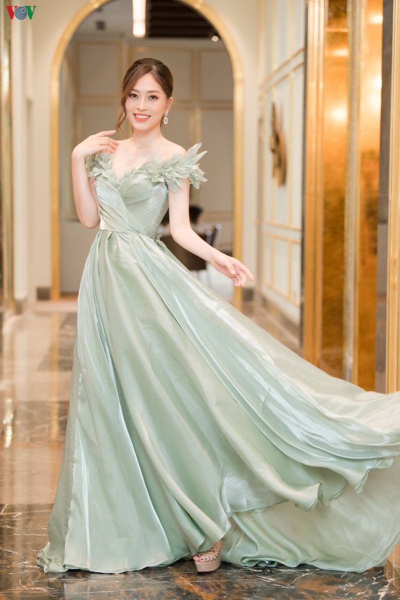 hoa hau do my linh – luong thuy linh dien ca "cay vang" di du event hinh 13