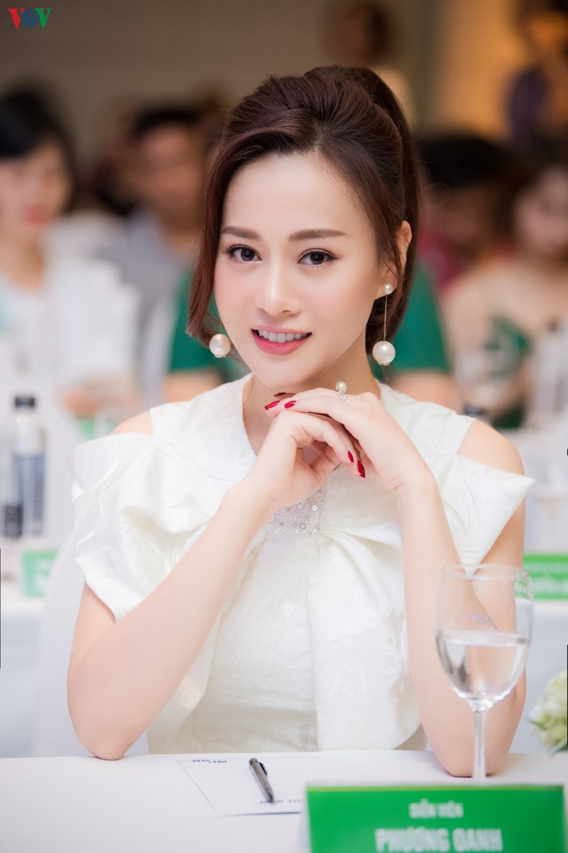 phuong oanh so ke nhan sac voi huyen lizzie, thu hoai hinh 7