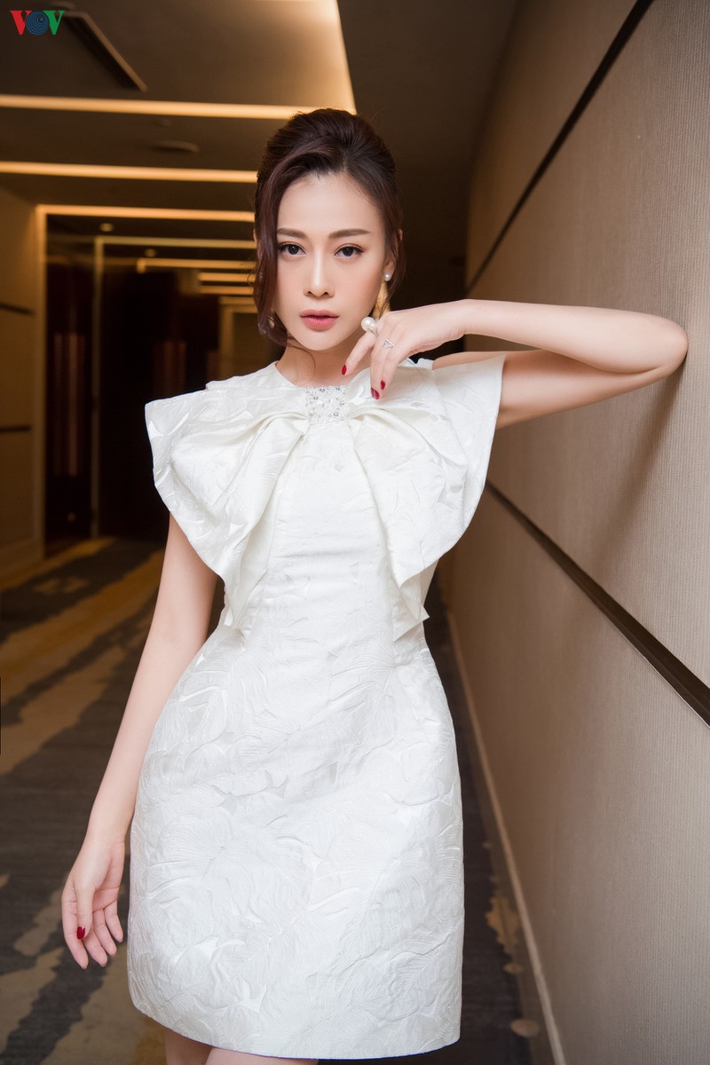 phuong oanh so ke nhan sac voi huyen lizzie, thu hoai hinh 10
